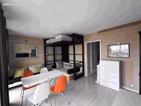 studio 1 pièce 32 m²