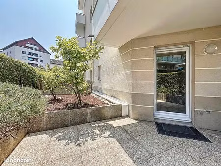 studio 1 pièce 25 m²