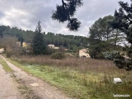 terrain à bâtir de 2200 m² à ventabren (13)