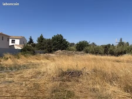 terrain à bâtir de 306 m² à salon-de-provence (13)