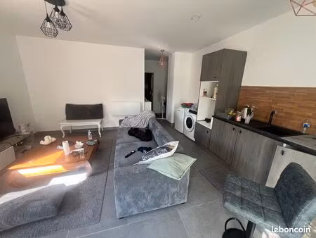 espace meublé 42 m² - tout inclus (wi-fi  charges) - étudiant