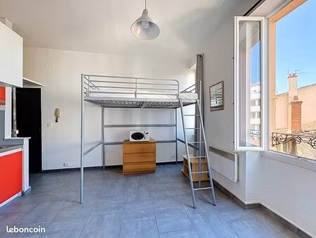 studio 1 pièce 18 m²