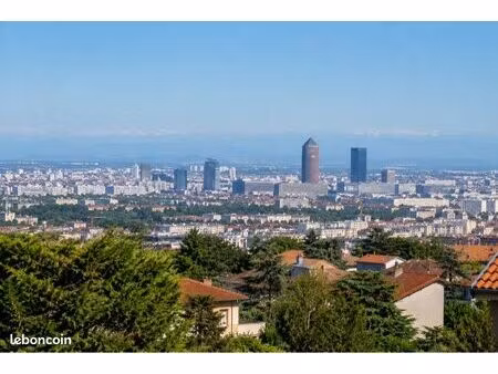 rare à caluire-et-cuire – t3 dernier étage 65 m² avec vue panoramique lyon garage et cave