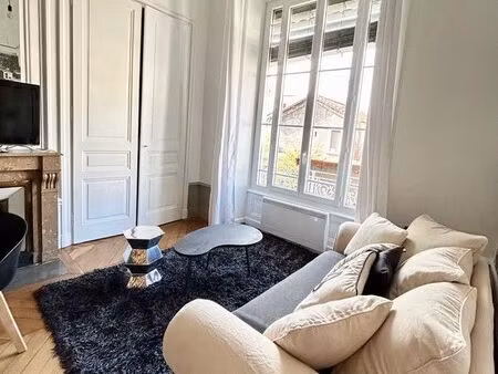 charmant t2 meublé de 33 m² quartier monplaisir lumière