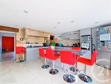 maison 7 pièces 208 m²