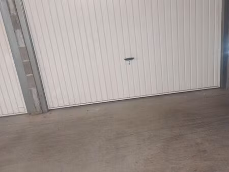 garage fermer en sous-sol sécurisé