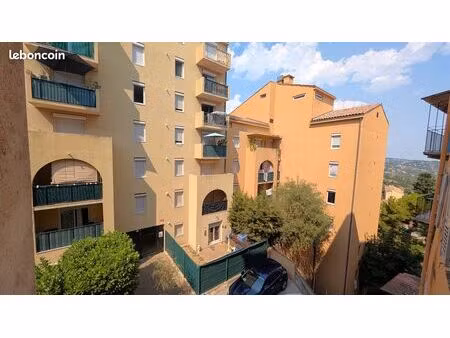 appartement trois pièces à vendre à grasse