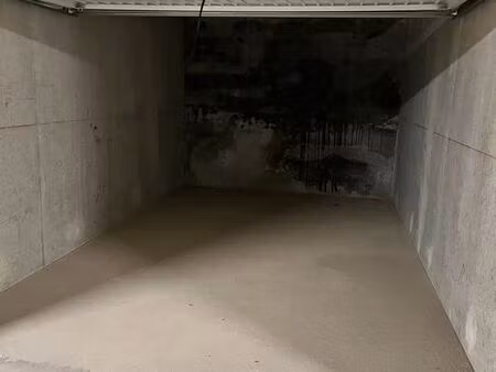 garage fermé de 20 m² à vendre – beausoleil  palais victoria