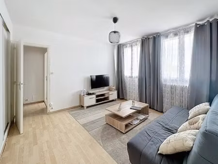 croix de pierre  t2 meublé de 41 m² avec parking