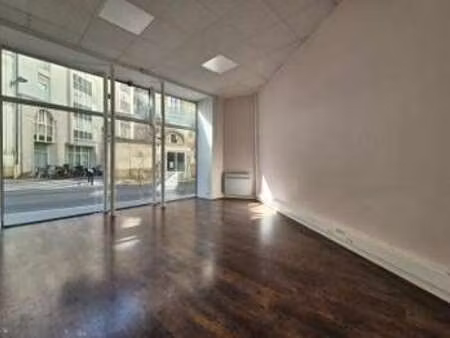 vente bureaux et commerces à nantes (44000) : à vendre / 103m² nantes