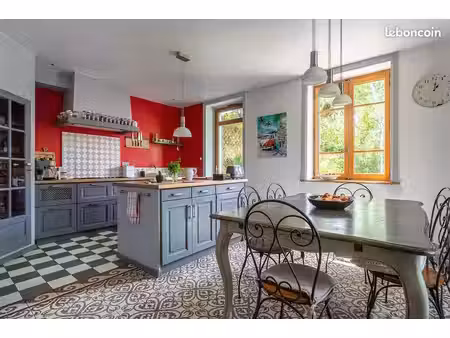 maison 8 pièces 250 m²