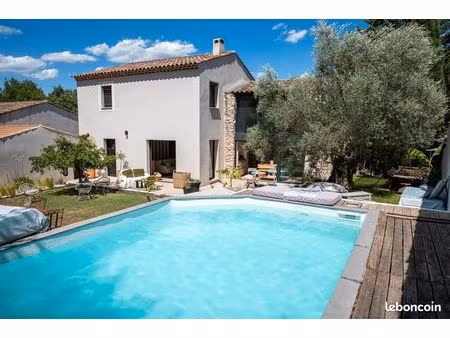 fuveau – maison de charme – piscine – garage – 745 000