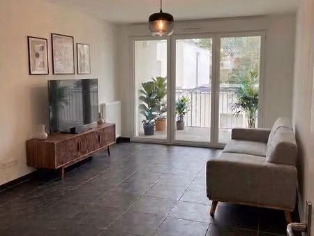 appartement t2 moderne avec balcon et parking – vaulx-en-velin (la grappinière)