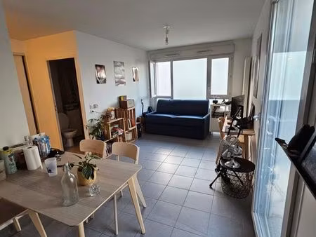 studio de 31 m2 gare de villeurbanne sur t3 et t6