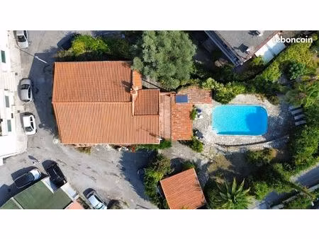 maison 6 pièces 255 m²