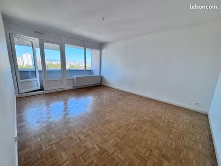particulier loue t3 lumineux lyon 8 laennec-mermoz  rue ranvier  6et/7