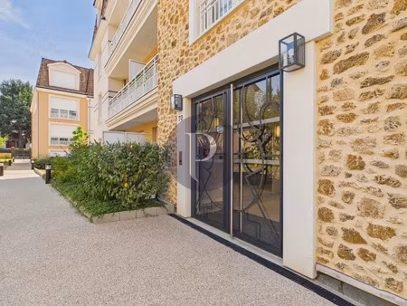 vente appartement 2 pièces 45 m² à verrieres-le-buisson (91370)  273 000 €