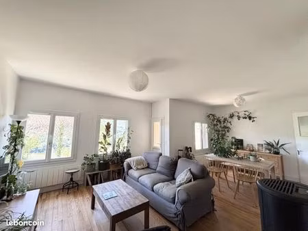 villa 4 pièces 84 m²