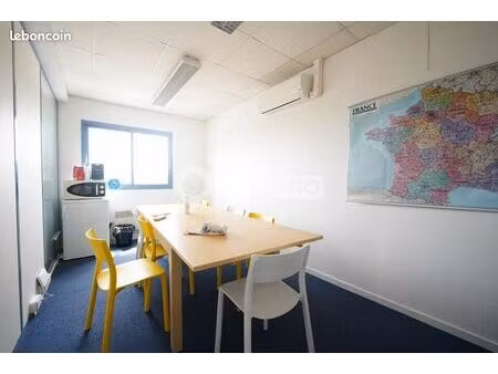 bureau 79 m²