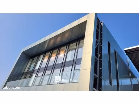 bureaux 143 m²