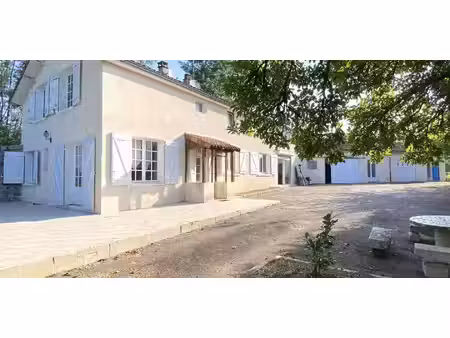 maison avec piscine et terrasse bussière-badil (24)