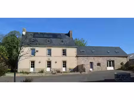 corps de ferme avec jardin et piscine plogonnec (29)