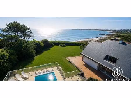 maison contemporaine avec piscine en bord de mer névez (29)