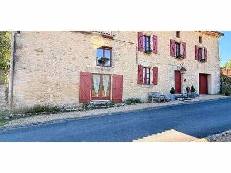 maison avec piscine et terrasse nontron (24)