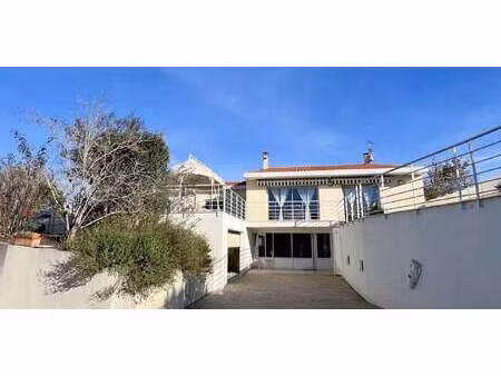villa avec piscine et jardin bergerac (24)