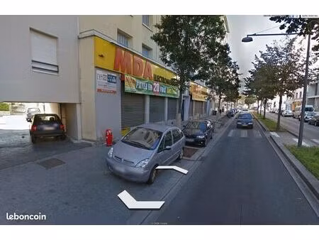 à louer – local commercial 301m² à villeurbanne