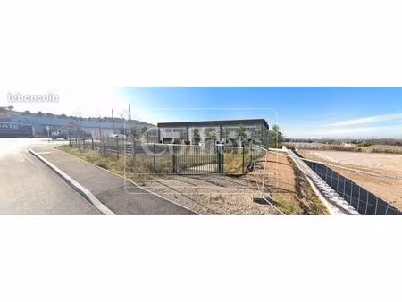 local industriel 1 760 m²