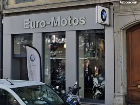 local commercial 93 m²