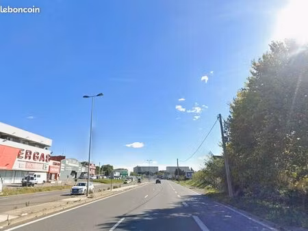local commercial 420 m² port-de-bouc