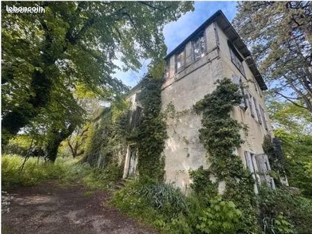 dieulefit - le manoir de la pie verte à rénover sur 3 850 m² de terrain dont 2 816 m² cons