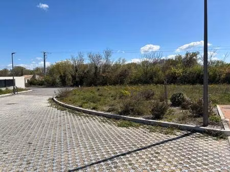 terrain constructible viabilisé à vendre