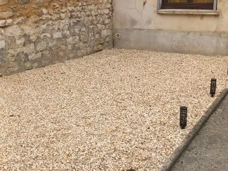 appartement f1 bis rdc avec cour centre ville