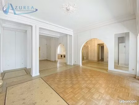 local commercial 166 m² nice