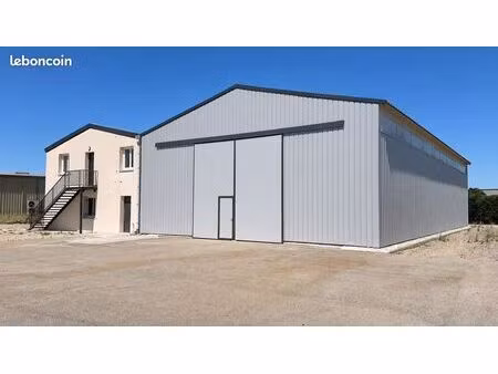 local d'activités de 415 m² avec bureaux  atelier hangar- zone industrielle de pierrelatte