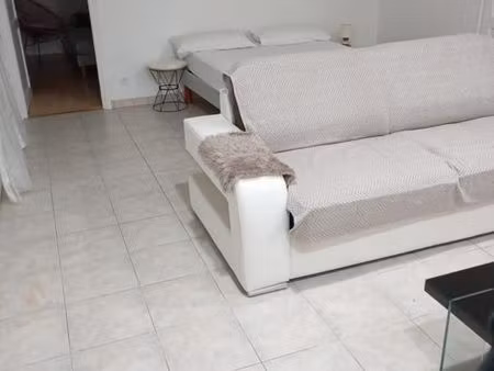 maison 1 pièce 50 m²