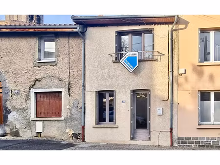 pont-du-château / maison à louer au coeur du bourg de 74 m2 libre au 1er septembre !