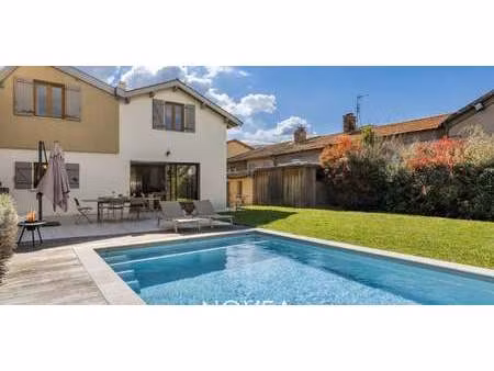 maison avec piscine et jardin curis-au-mont-d’or (69)