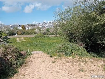 vend terrain en partie constructible proche mer