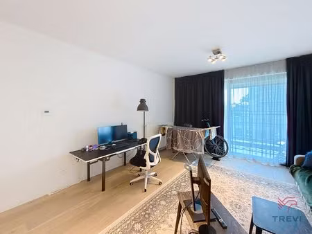 appartement à louer avec terrasse et 1 chambre   etterbeek (vbe49078)
