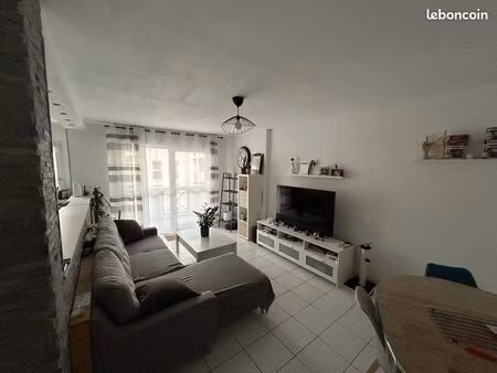 appartement t3 de 64m2 avec balcon et parking - chartres (proche place morard)