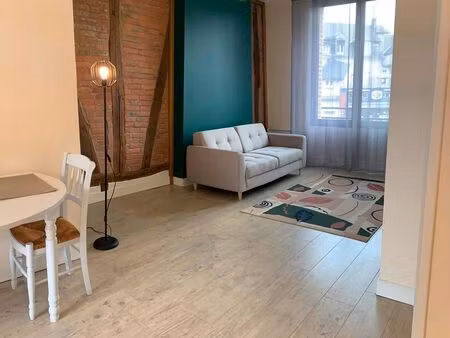 1h de paris  5min à pied sncf  evreux  t2 meublé récent de 42m2 plus terrasse privée de 12