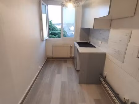 à louer f3 50 m² – centre-ville évreux