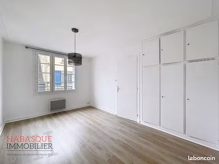 immeuble 9 pièces 130 m²
