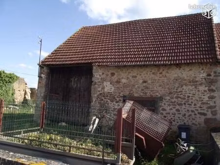 a louer ; batîment remise local 30 m2 + mezzanine / 5 euro mensuel par m2
