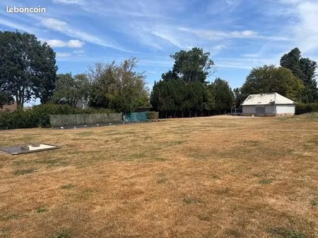 terrain clos constructible avec bâtiment 43m2