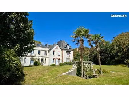 studio meublé de caractère au château de quéleren - accès mer